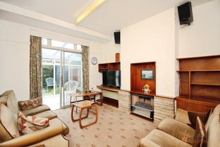4 bedroom Semi-detached house for sale in Fairbourne Road, Braunstone Town, LE3