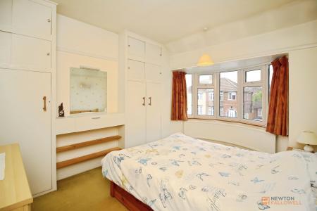 4 bedroom Semi-detached house for sale in Fairbourne Road, Braunstone Town, LE3