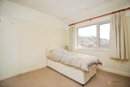 4 bedroom Semi-detached house for sale in Fairbourne Road, Braunstone Town, LE3