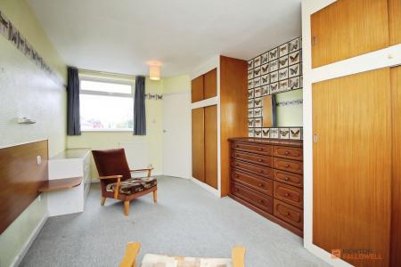 4 bedroom Semi-detached house for sale in Fairbourne Road, Braunstone Town, LE3