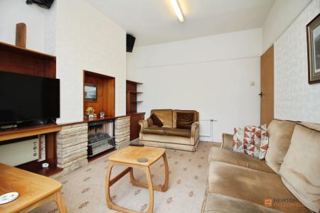 4 bedroom Semi-detached house for sale in Fairbourne Road, Braunstone Town, LE3