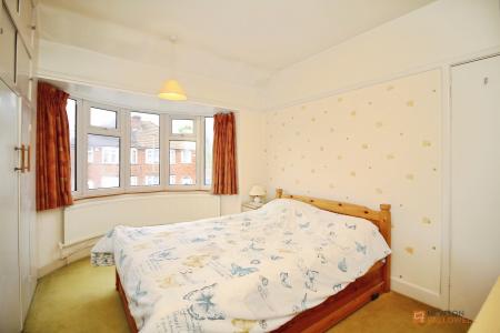 4 bedroom Semi-detached house for sale in Fairbourne Road, Braunstone Town, LE3