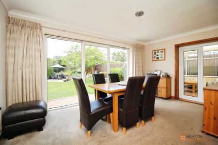 5 bedroom Detached house for sale in Station Road, Kirby Muxloe, LE9