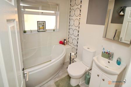 3 bedroom Semi-detached house for sale in Newquay Close, Hinckley, LE10