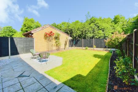 3 bedroom Semi-detached house for sale in Newquay Close, Hinckley, LE10
