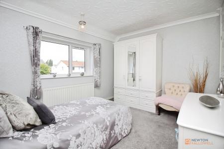 3 bedroom Semi-detached house for sale in New Parks Boulevard, Leicester, LE3