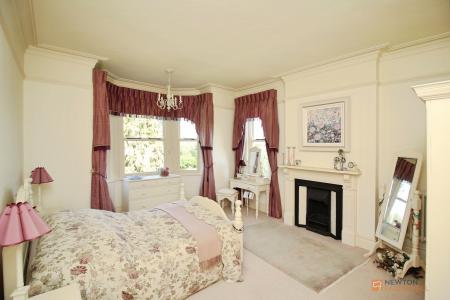 5 bedroom Detached house for sale in Kirkby Road, Barwell, LE9