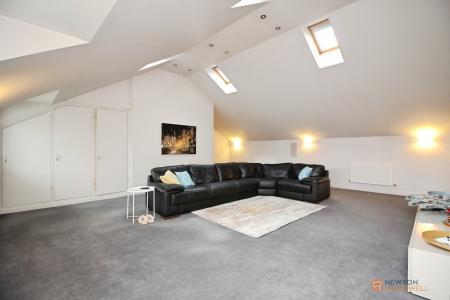 5 bedroom Detached house for sale in Markfield Road, Groby, LE6