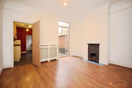 3 bedroom Terraced House for sale in Harrow Road, Leicester, LE3