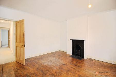 3 bedroom Terraced House for sale in Harrow Road, Leicester, LE3