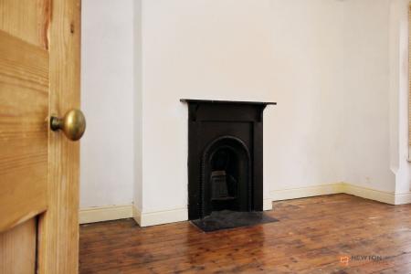 3 bedroom Terraced House for sale in Harrow Road, Leicester, LE3