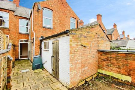 3 bedroom Terraced House for sale in Harrow Road, Leicester, LE3