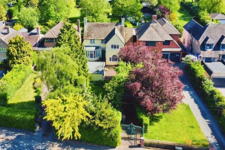 3 bedroom Detached house for sale in Fairefield Crescent, Glenfield, LE3