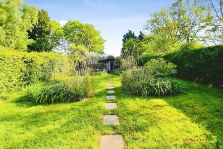 3 bedroom Detached house for sale in Fairefield Crescent, Glenfield, LE3