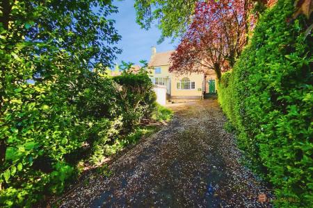3 bedroom Detached house for sale in Fairefield Crescent, Glenfield, LE3