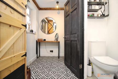 2 bedroom Semi-detached house for sale in Blackthorn Drive, Leicester, LE4
