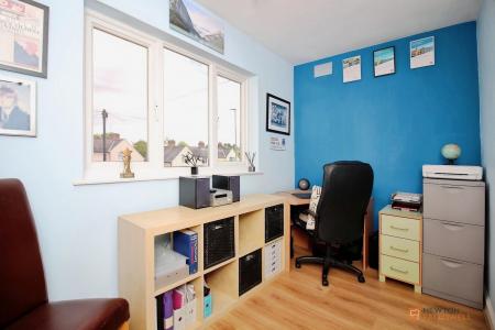 5 bedroom Detached house for sale in Station Road, Kirby Muxloe, LE9