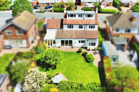 5 bedroom Detached house for sale in Station Road, Kirby Muxloe, LE9
