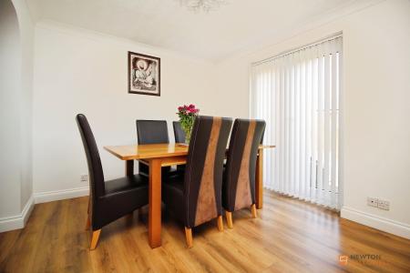 4 bedroom Detached house for sale in Jewsbury Way, Braunstone, LE3