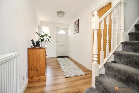 4 bedroom Detached house for sale in Jewsbury Way, Braunstone, LE3
