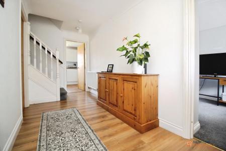 4 bedroom Detached house for sale in Jewsbury Way, Braunstone, LE3