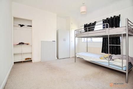 3 bedroom End of terrace house for sale in Rancliffe Crescent, Leicester, LE3