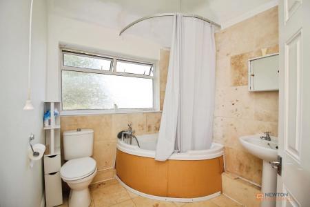 3 bedroom End of terrace house for sale in Rancliffe Crescent, Leicester, LE3