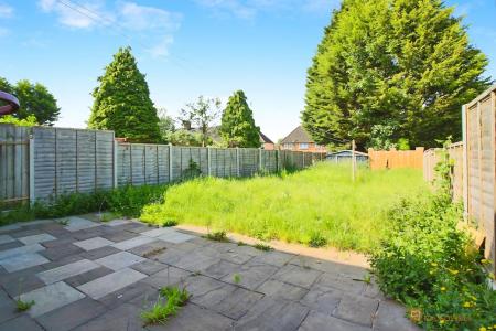 3 bedroom End of terrace house for sale in Rancliffe Crescent, Leicester, LE3