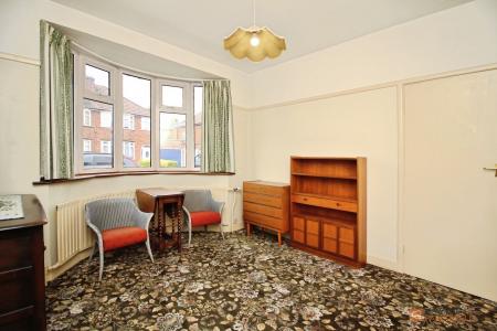 4 bedroom Semi-detached house for sale in Fairbourne Road, Leicester, LE3