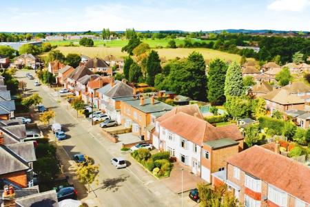 4 bedroom Semi-detached house for sale in Hilders Road, Leicester, LE3