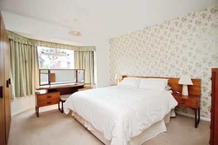 4 bedroom Semi-detached house for sale in Hilders Road, Leicester, LE3