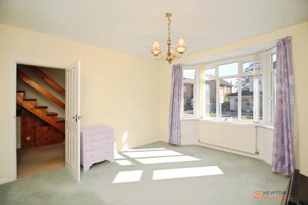 4 bedroom Semi-detached house for sale in Kirloe Avenue, Leicester Forest East, LE3