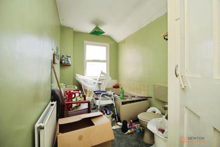 2 bedroom Terraced House for sale in Wilberforce Road, Leicester, LE3