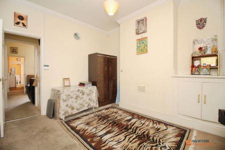 2 bedroom Terraced House for sale in Wilberforce Road, Leicester, LE3