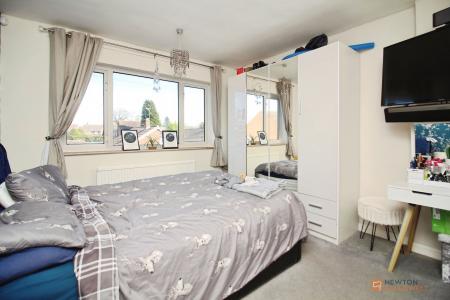 3 bedroom Semi-detached house for sale in Arnolds Crescent, Newbold Verdon, LE9