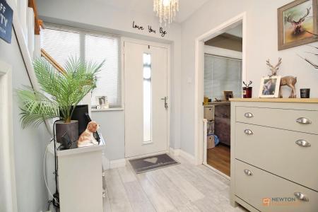 3 bedroom Semi-detached house for sale in Arnolds Crescent, Newbold Verdon, LE9