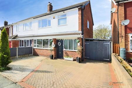 3 bedroom Semi-detached house for sale in Arnolds Crescent, Newbold Verdon, LE9