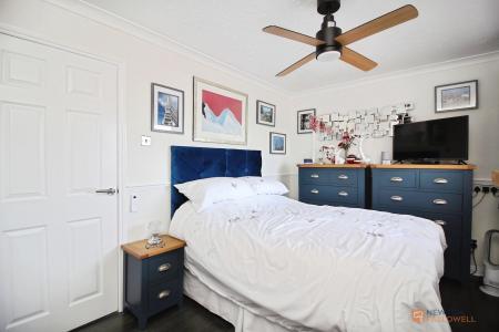 3 bedroom Semi-detached house for sale in Ferrars Court, Braunstone, LE3