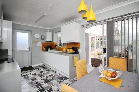 3 bedroom Semi-detached house for sale in Ferrars Court, Braunstone, LE3
