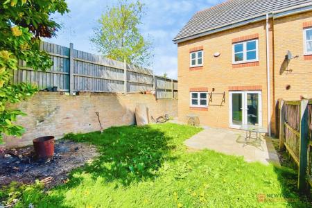 3 bedroom Semi-detached house for sale in Riseholme Close, Leicester, LE3