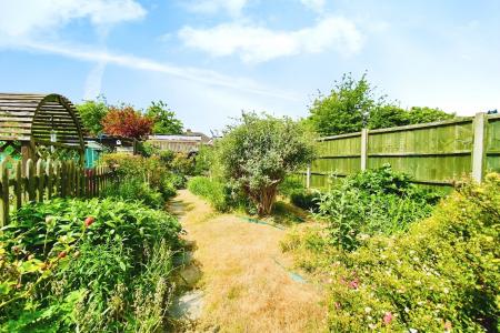 3 bedroom Semi-detached house for sale in Wilnicott Road, Leicester, LE3