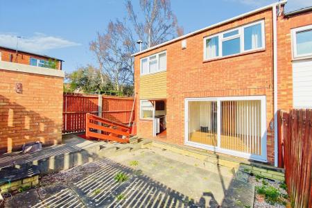 3 bedroom End of terrace house for sale in Langley Walk, Leicester, LE4
