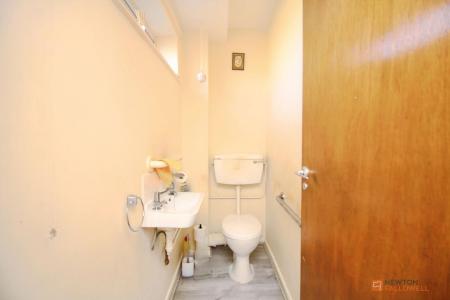 3 bedroom End of terrace house for sale in Langley Walk, Leicester, LE4