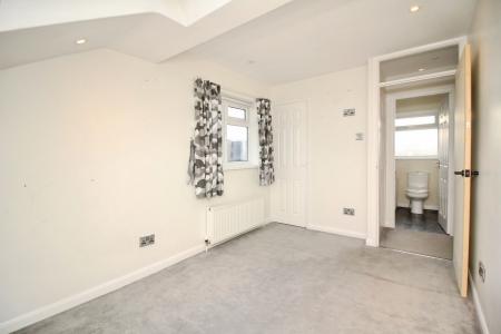 4 bedroom Detached house for sale in Marigold Way, Narborough, LE19