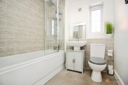 2 bedroom Flat for sale in Dionard Drive, Lubbesthorpe, LE19