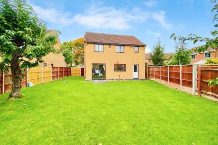 4 bedroom Detached house for sale in Kingcup Close, Leicester Forest East, LE3