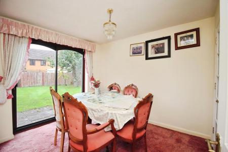 4 bedroom Detached house for sale in Kingcup Close, Leicester Forest East, LE3