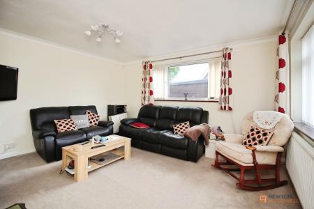 3 bedroom Detached bungalow for sale in Woodcote Road, Leicester, LE3