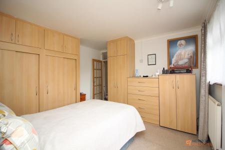 3 bedroom Detached bungalow for sale in Woodcote Road, Leicester, LE3
