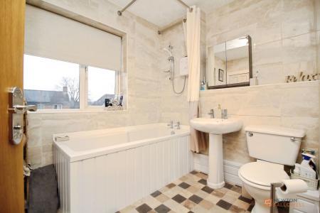 4 bedroom Semi-detached house for sale in Imperial Avenue, Leicester, LE3